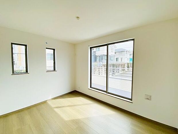 洋室 明るい洋室ではのんびりとお過ごしできます☆