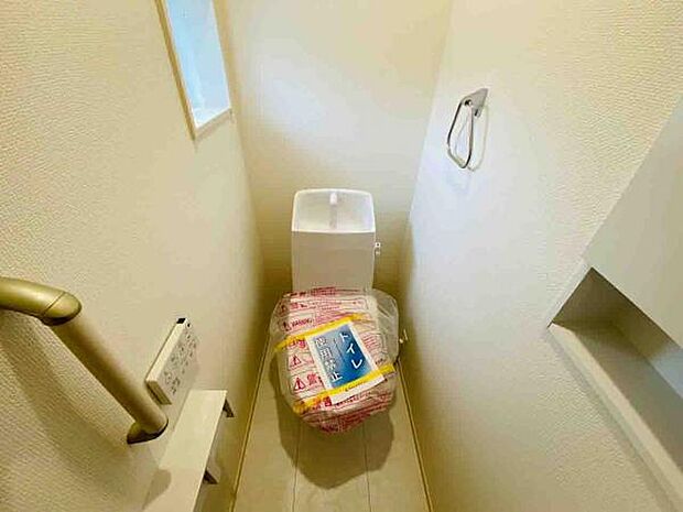 トイレ トイレには快適な温水洗浄便座付き