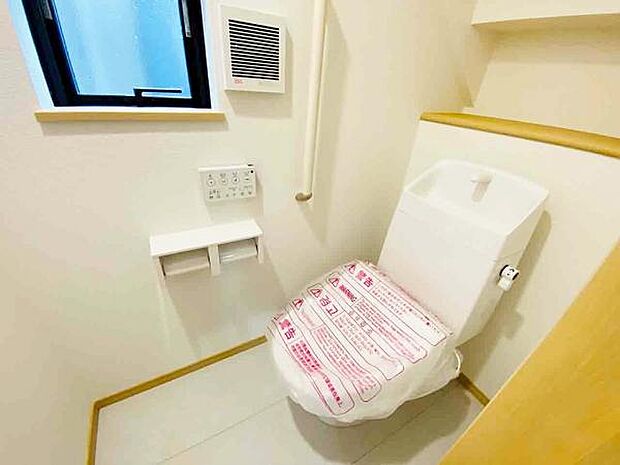 トイレ トイレには快適な温水洗浄便座付き