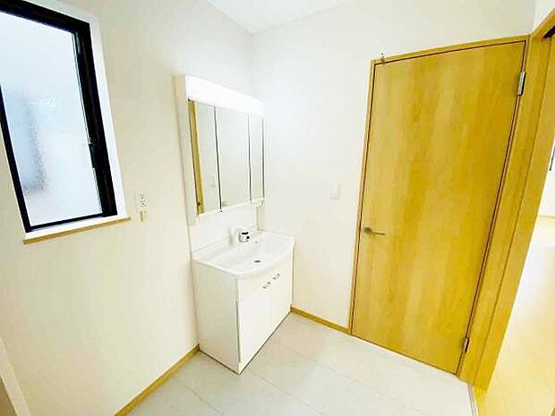 洗面 洗面からお化粧まで!忙しい朝の準備にぴったりな洗髪洗面化粧台付き