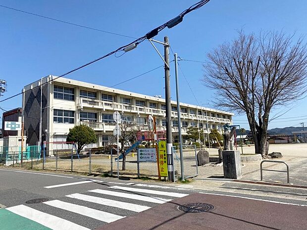 御嵩町立 伏見小学校(1529m)