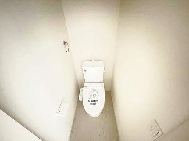 トイレ トイレには快適な温水洗浄便座付き