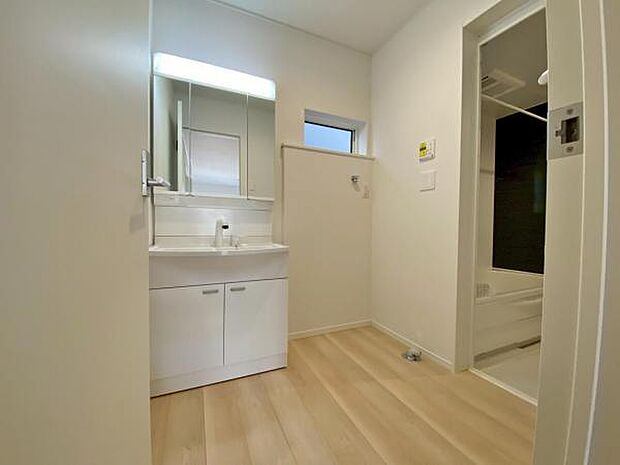 洗面 洗面からお化粧まで忙しい朝の準備にぴったりな洗髪洗面化粧台付き 