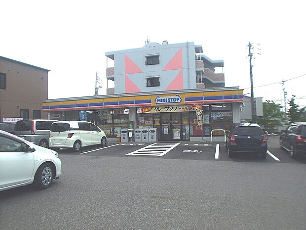 ミニストップ 吉根店(910m)