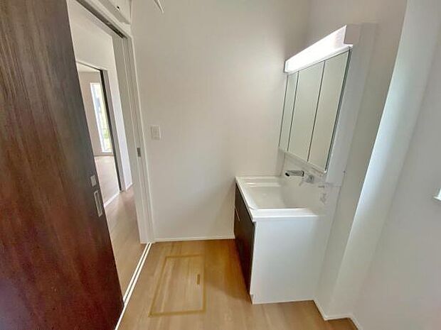 休日、平日問わずお気軽にお問合せくださいませ。