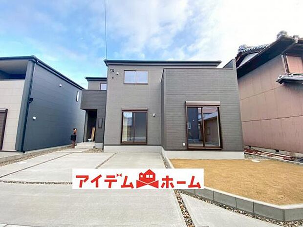 現地（2025年11月）撮影 2号棟 休日、平日問わずお気軽にお問合せくださいませ。