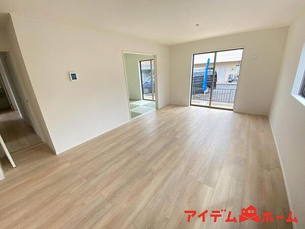 家族団らんの時間も増えそうな、ゆったりと寛げるLDKが魅力です♪ 