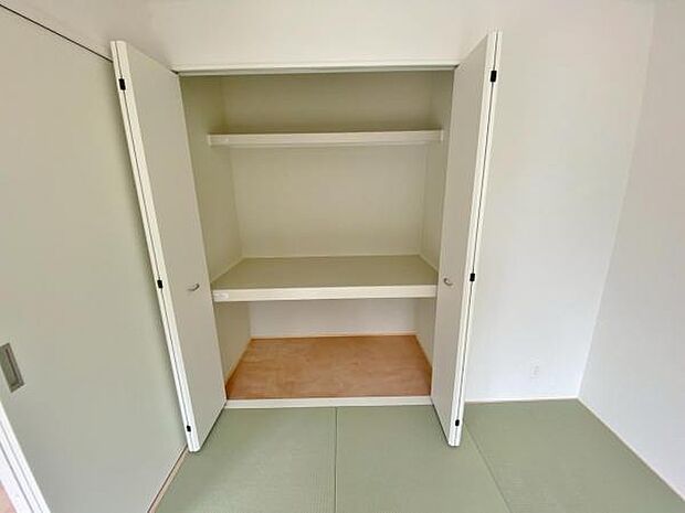 各居室にはたっぷりと収納できるクローゼットを設置していますお部屋をスッキリと広々使えます♪