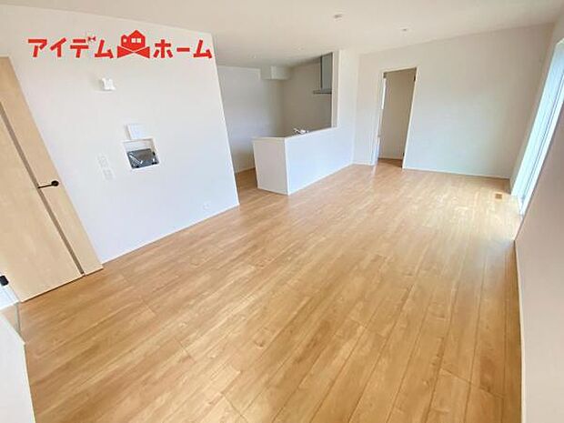 家族団らんの時間も増えそうな、ゆったりと寛げるLDKが魅力です♪