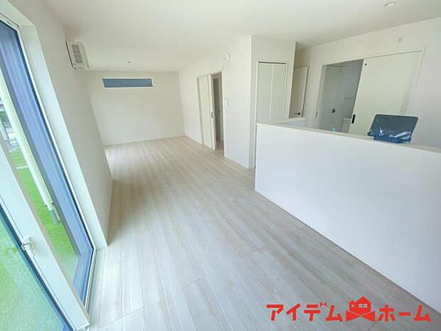 家族団らんの時間も増えそうな、ゆったりと寛げるLDKが魅力です♪