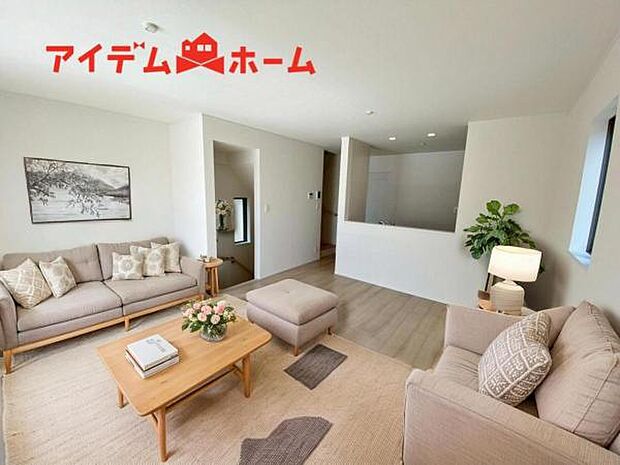 ※家具設置イメージです。 南側から明るい日差しをたっぷり取り込めるリビングです♪