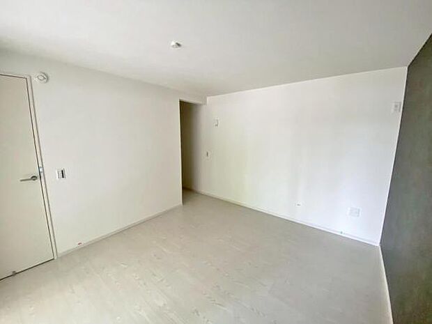 心地良い日差しが差し込む明るい居室