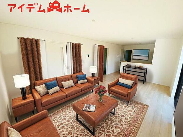 リビング 南向きのため明るい陽射しが射し込みます♪ 