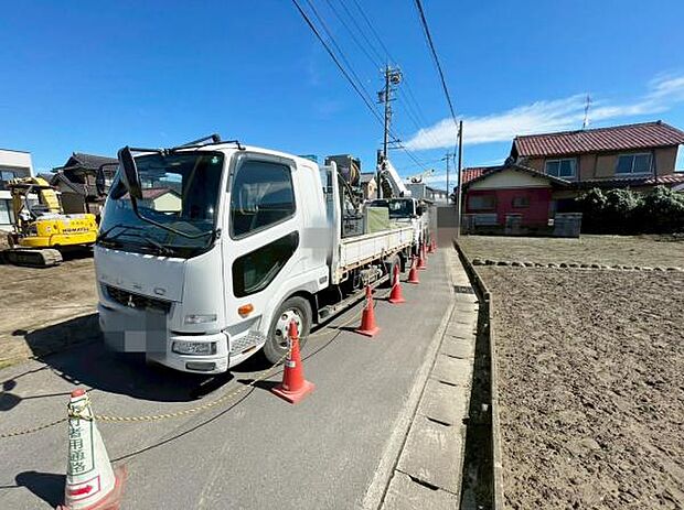南側道路 いつでも現地ご案内いたします♪ お気軽にお問合せください