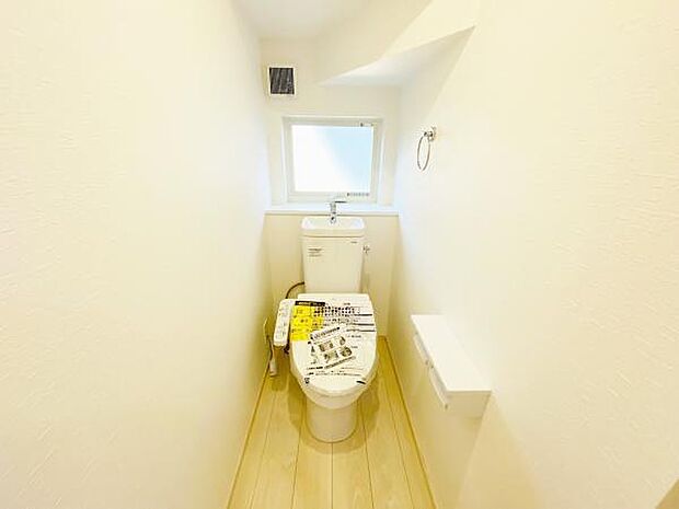 トイレ トイレには快適な温水洗浄便座付き