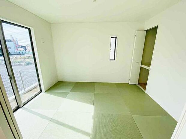 和室 小さなお子さまのいる方におすすめ!リビング横に和室のあるタイプの間取りです。