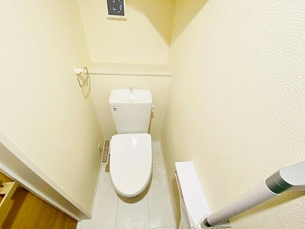 トイレ トイレには快適な温水洗浄便座付き