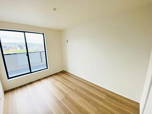 洋室 明るい洋室ではのんびりとお過ごしできます☆