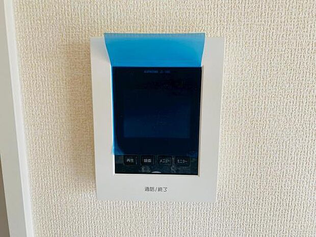 奥様やお子様の在宅時も安心。鮮明な画面で来訪者を確認できます