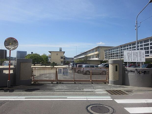 多治見市立精華小学校(1832m)