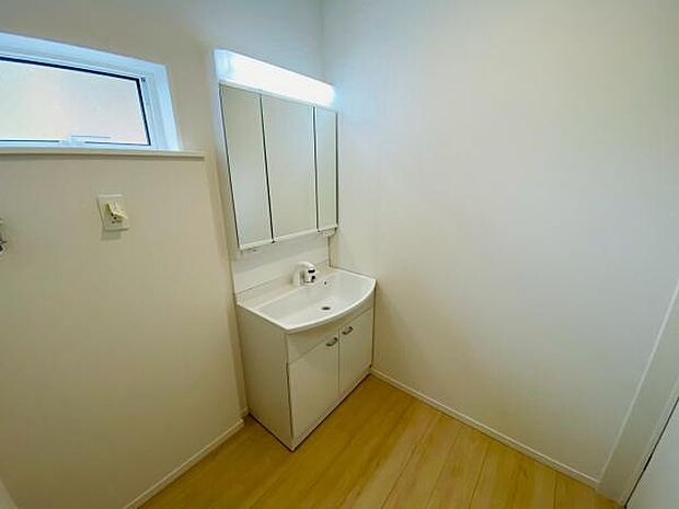 洗面 洗面からお化粧まで!忙しい朝の準備にぴったりな洗髪洗面化粧台付き