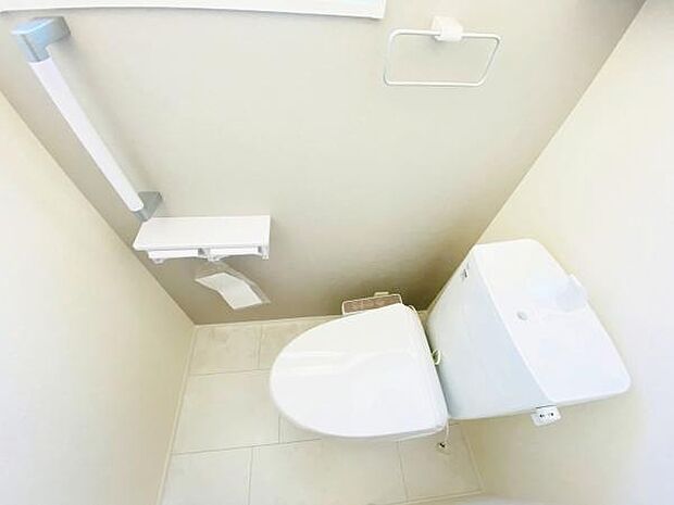 トイレ トイレには快適な温水洗浄便座付き