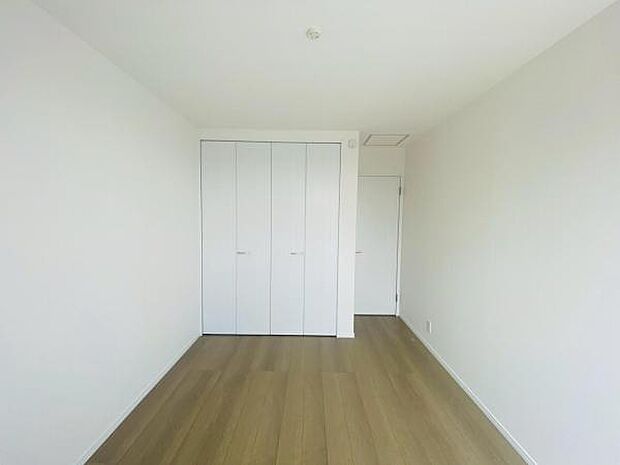 洋室 明るい洋室ではのんびりとお過ごしできます☆
