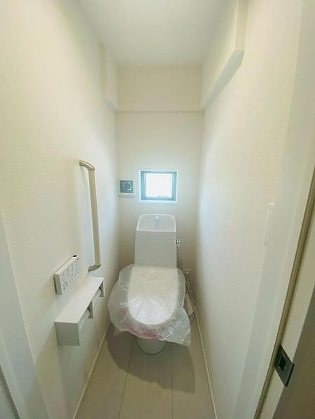 トイレ トイレには快適な温水洗浄便座付き