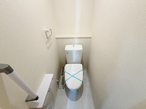 トイレ トイレには快適な温水洗浄便座付き