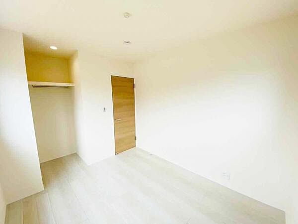 洋室 明るい洋室ではのんびりとお過ごしできます☆