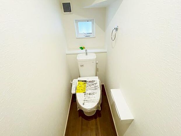 トイレ トイレには快適な温水洗浄便座付き