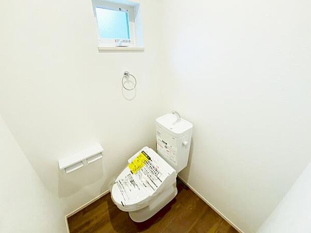 トイレ トイレには快適な温水洗浄便座付き
