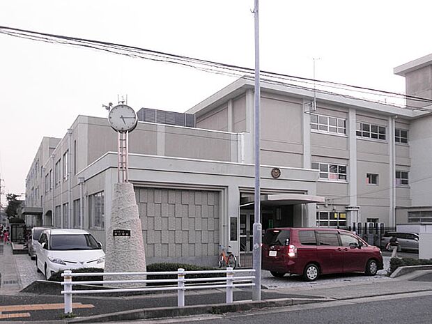 名古屋市立楠小学校(1180m)
