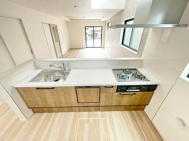 家族との会話が弾む対面式キッチン♪