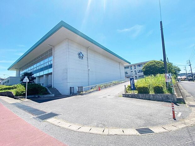 可児市立春里小学校(850m)