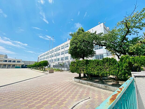 名古屋市立白沢小学校(520m)