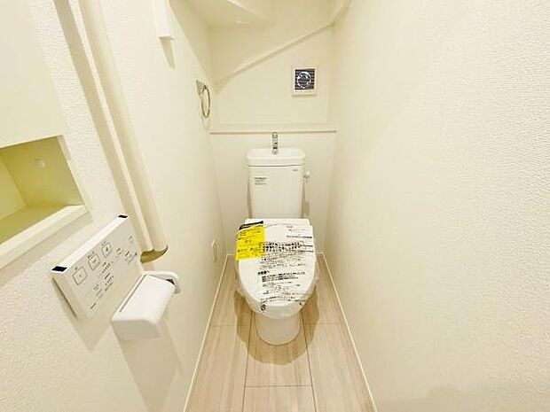 トイレ トイレには快適な温水洗浄便座付き