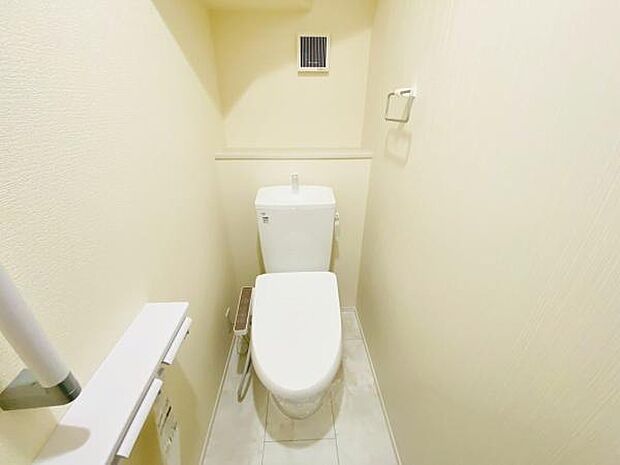トイレ トイレには快適な温水洗浄便座付き