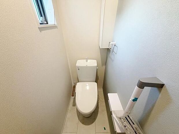 トイレ トイレには快適な温水洗浄便座付き