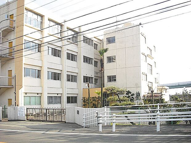 豊山町立新栄小学校(480m)