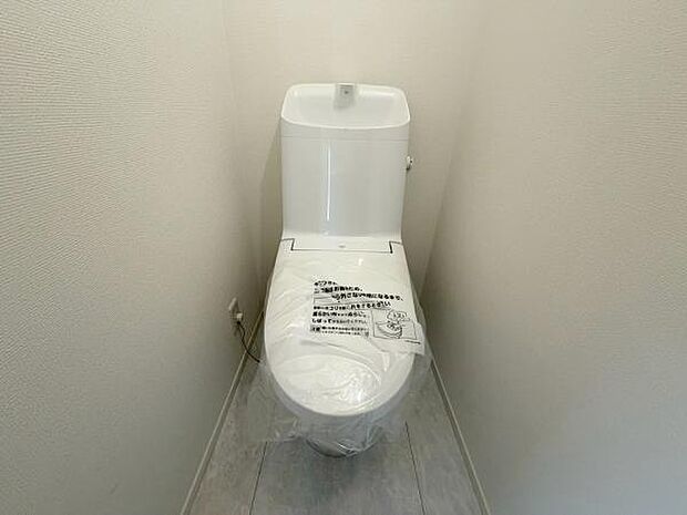 トイレ トイレには快適な温水洗浄便座付き