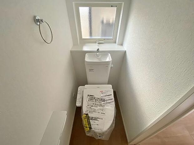 トイレ トイレには快適な温水洗浄便座付き