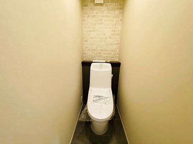 トイレ トイレには快適な温水洗浄便座付き