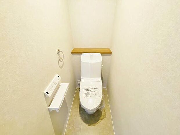 トイレ トイレには快適な温水洗浄便座付き