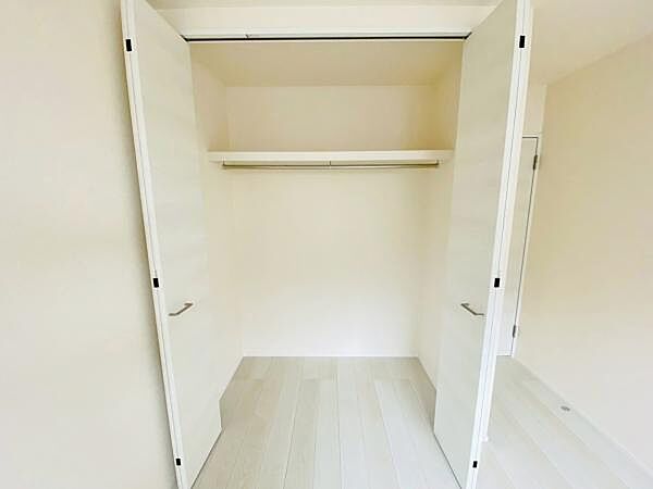 クローゼット 全居室収納スペースあり！荷物が多くても十分に収まります。