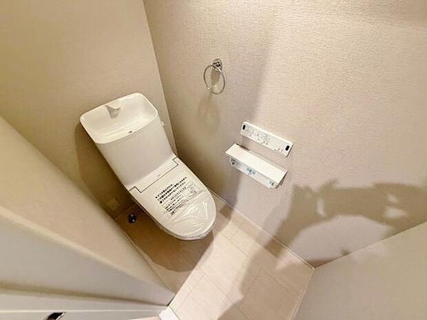 トイレ トイレには快適な温水洗浄便座付き