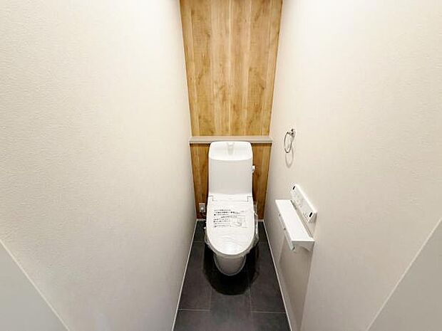 トイレ トイレには快適な温水洗浄便座付き
