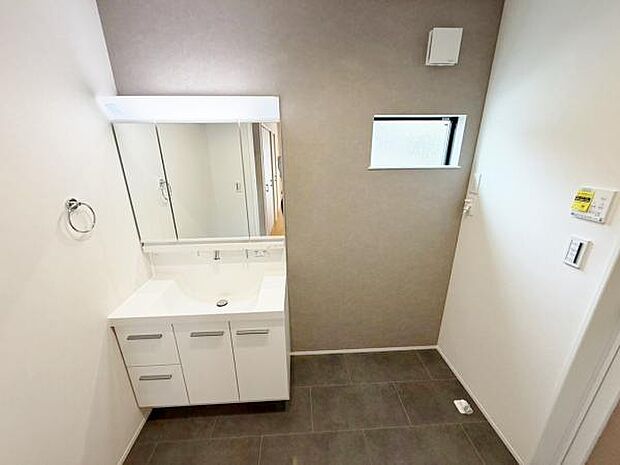 洗面 洗面からお化粧まで!忙しい朝の準備にぴったりな洗髪洗面化粧台付き