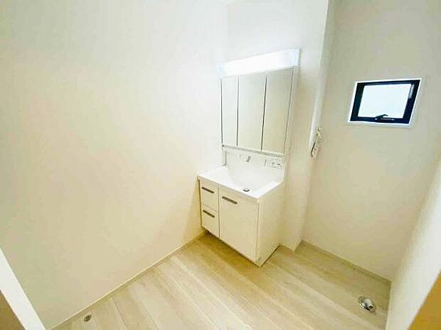 洗面 洗面からお化粧まで！忙しい朝の準備にぴったりな洗髪洗面化粧台付き