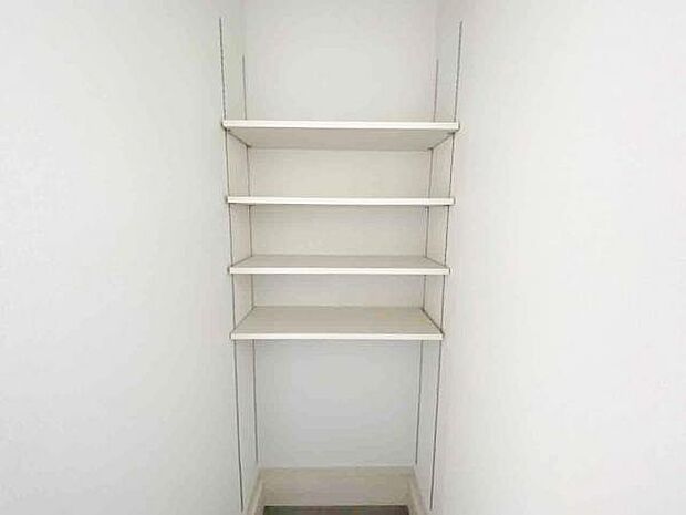 玄関収納 玄関横にシューズボックスがついているので、片付いた玄関がキープできます